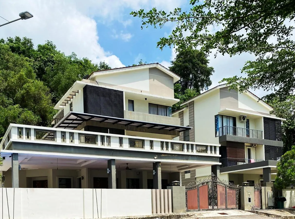 Holiday home Villa Near Spice Arena 3Br 15Pax With Ktv Pool Table And Kids Swimming Pool Bayan Lepas