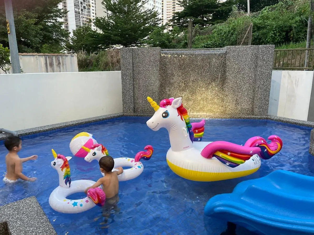 Villa Near Spice Arena 3Br 15Pax With Ktv Pool Table And Kids Swimming Pool Bayan Lepas